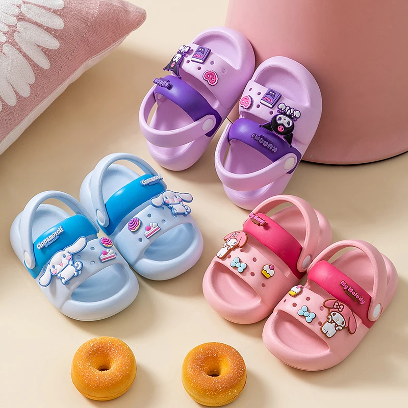 Sandali per ragazze Sanrio scarpe da spiaggia per bambini antiscivolo per cartoni animati carini