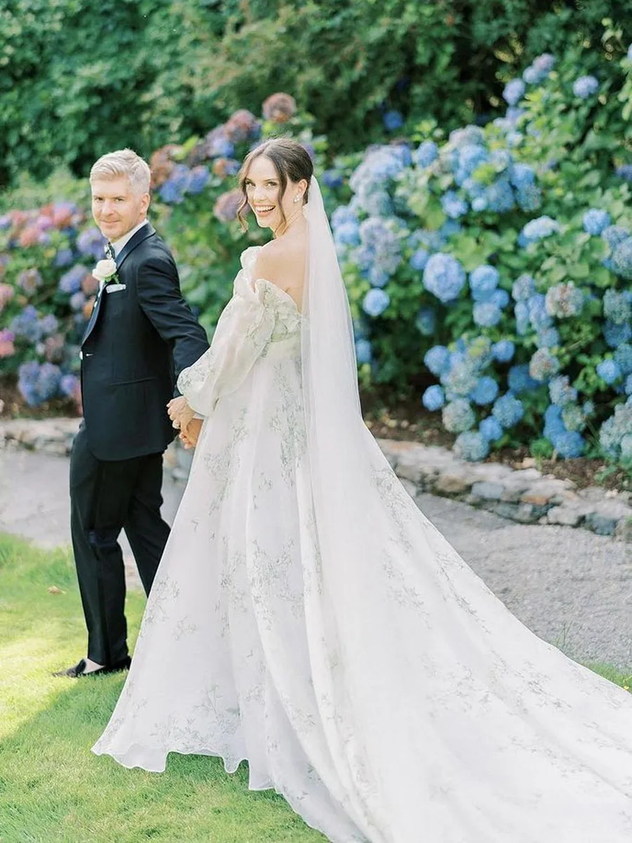 พิมพ์ดอกไม้ปิดไหล่ชุดแต่งงานสำหรับสตรี Robe De Mariée Tulle สายรถไฟศาลอย่างเป็นทางการชุดเจ้าสาวที่กำหนดเอง made