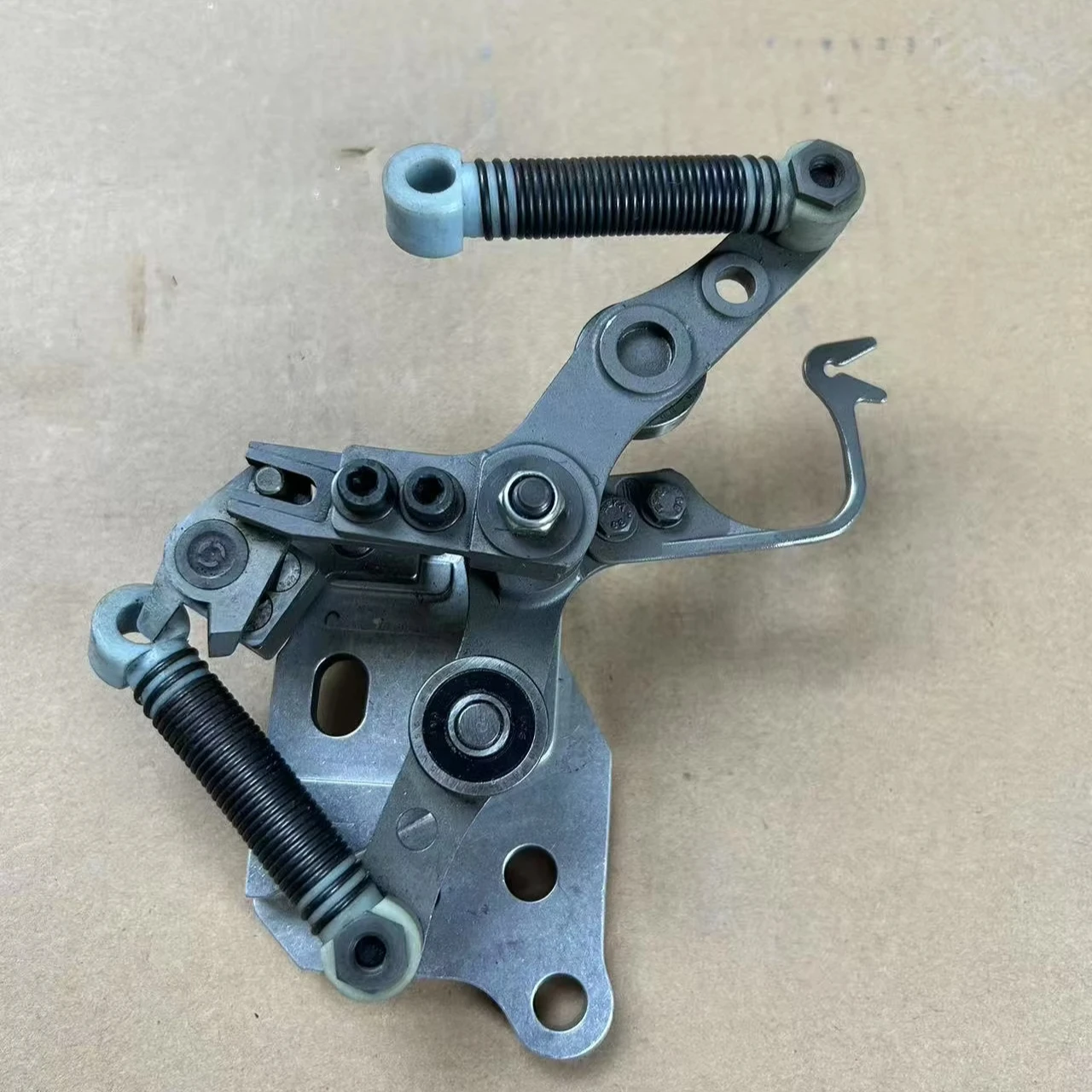 

Outer Tuck-in Motions Supporting Plate for Dornier Weaving Machines /texitle Machinery Parts