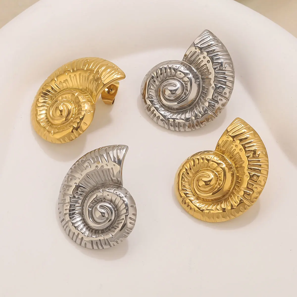 

Stainless Steel Conch Shape Earrings Women Large Shell Fashion Golden Jewelry Bohemia Beach Vacation Accessories Gifts Wholesale