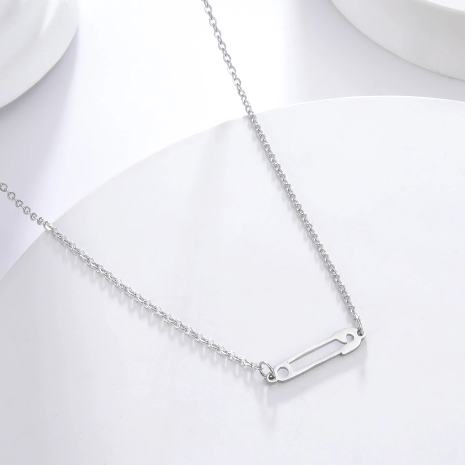 Teamer Paper Clip Pendant Necklace for Women Unique Design Pin Clavicle Chain Stainless Steel Female Simple Temperament Jewelry