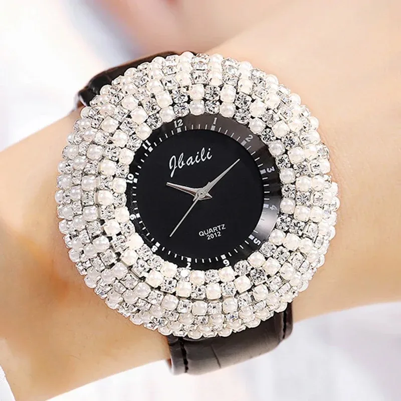 Luxury Women Watch Circle Crystal Black Dial Big Rhinestone Ladies Wrist Watches Female Silicone Strap Clock No Bracelet Reloj