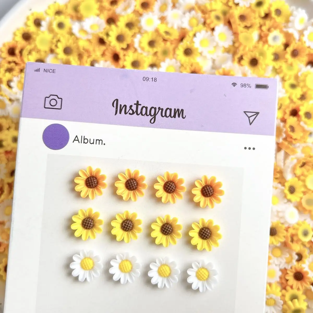 30PCS Tricolors Sweet Daisy Sunflower Nail Charms Simulated Sweet Minimalist Flowers Resin Nail Art Accessories for DIY Manicure
