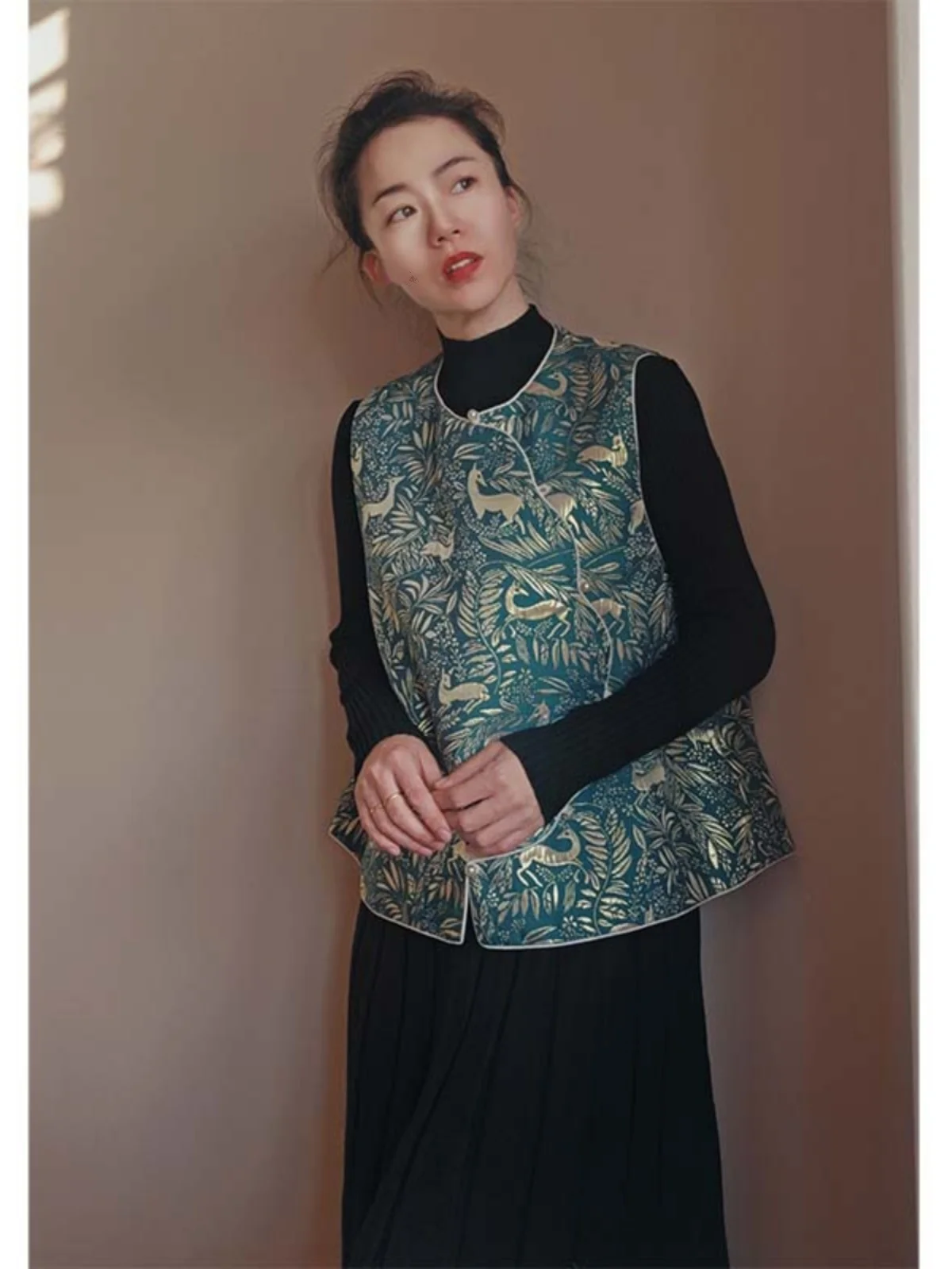 

New Chinese Sle Original Design round Ne Small A-Line Jaet Slanting Button Spring Autumn Winter New Arrival Women's Vest