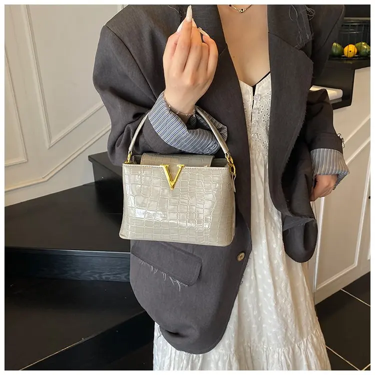 2025 nuevo bolso con caja estructurada en relieve de cocodrilo para mujer, bolso de hombro con textura Premium, bolso cruzado Convertible para ir al trabajo