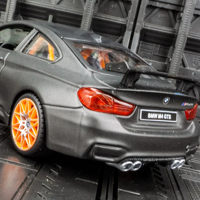 1:24 BMW M4 GTS سبيكة سيارة رياضية نموذج دييكاست لعبة معدنية المركبات نموذج سيارة عالية محاكاة جمع لعبة أطفال هدية