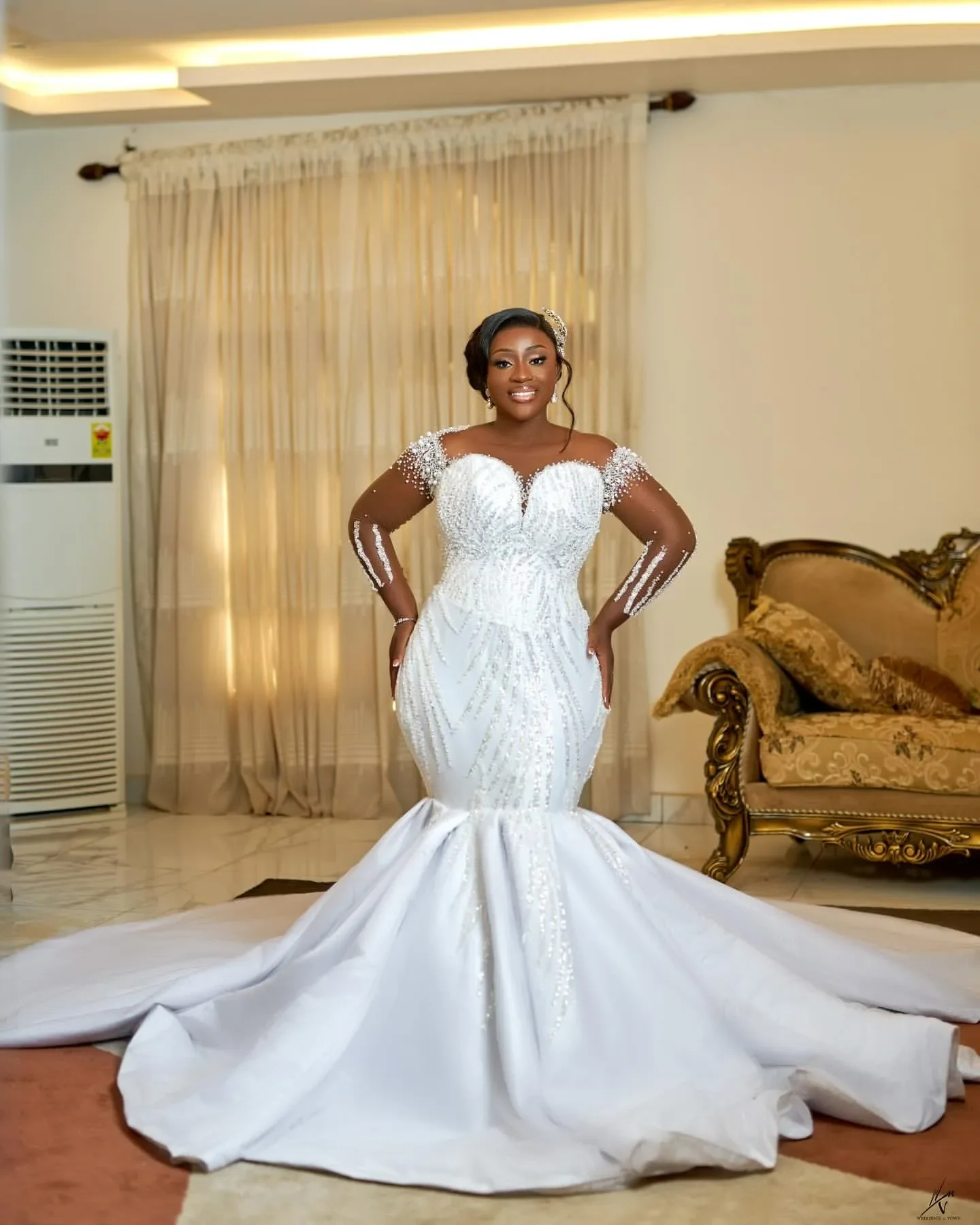 Abito da sposa a sirena con scollo rotondo personalizzato con perline scintillanti Robe De Mariée Cappella strascico maniche lunghe Abito da sposa africano taglie forti