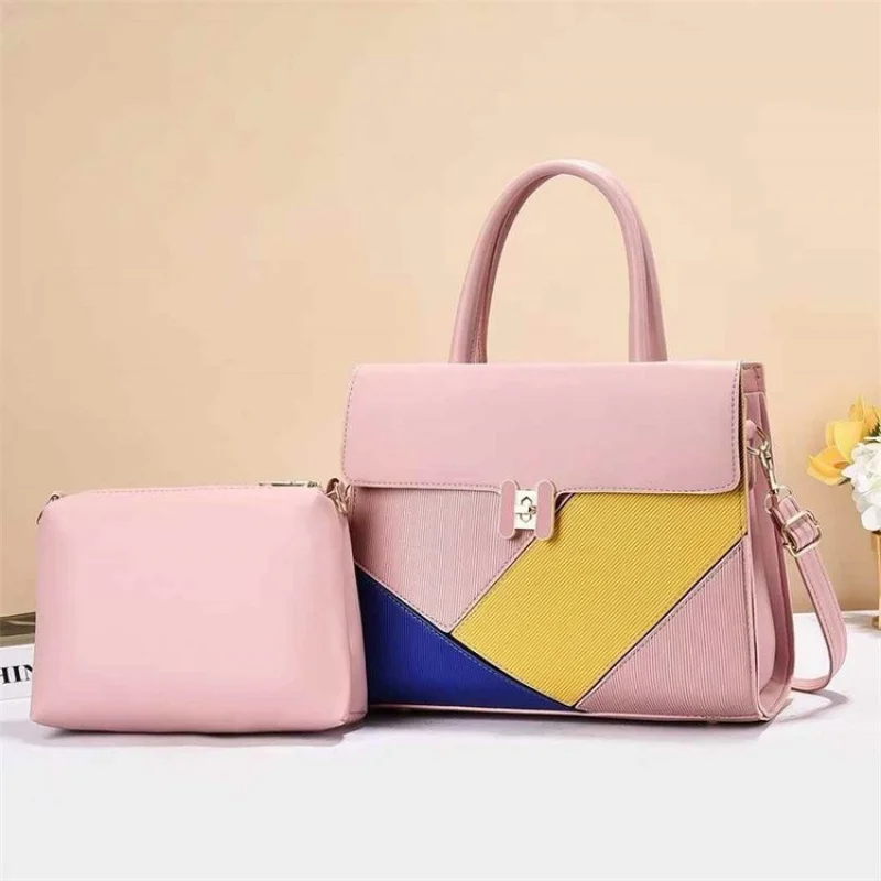 

Fashionable Vintage Messenger Bag Stylish Large Capacity For Commuter Women With Designer Logo