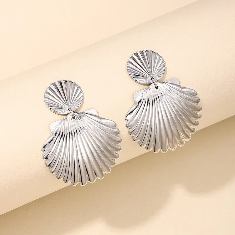 Earrings For Women Girls Metal Scallops Small Shells Beach Holiday Party Gift OL Fashion Jewelry Ear Accessories CE192