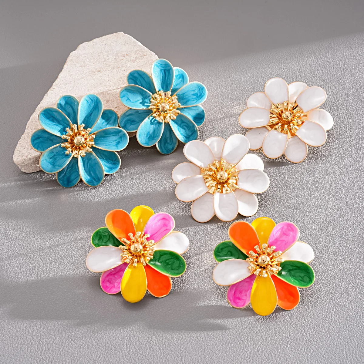 Kshmir Vintage Colorful Enamel Flower Metal Stud Earrings for Women European American Personality Holiday Jewelry Accessory