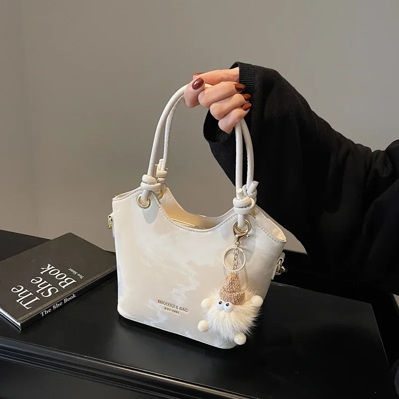 Sweet Style Zipper Solid Color PU Square Women's Shoulder Bag 2026 hot sale Popular Commuting Fashion Small Square Crossbody Bag