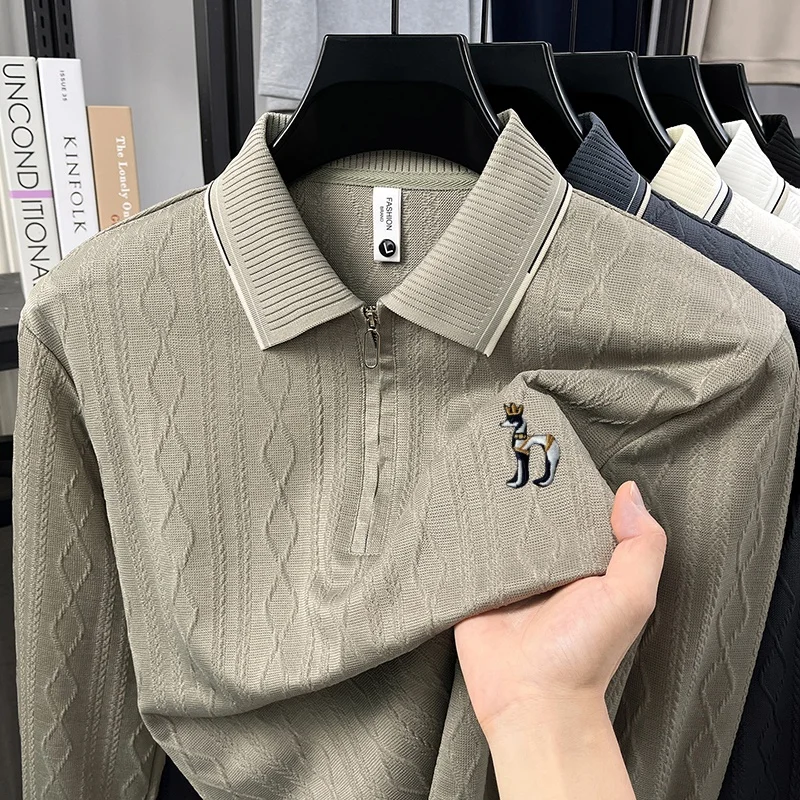 Hochwertiges Herren-Poloshirt mit Stickerei-Print, einfarbig, Jacquard, langärmelig, halber Reißverschluss, Kragen-T-Shirt, lässige Mode für Herren. – Detail 9