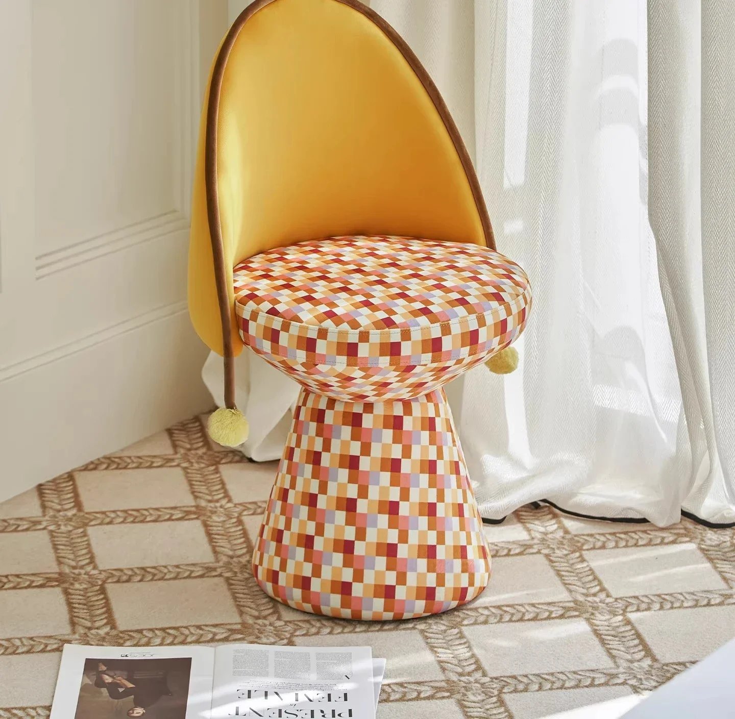 

Little Red Riding Hood Elegant Swivel Chair Makeup Chair Dining Chair