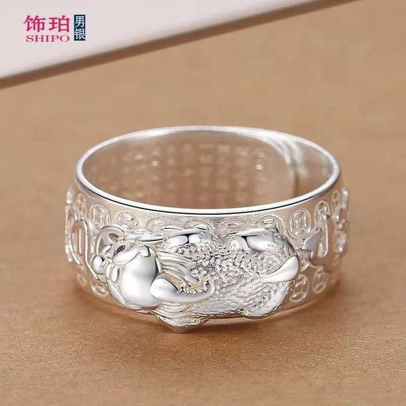 The Qilin ring men's wealth and fortune are strong, bringing good fortune and prosperity. It is a ring jewelry with auspicious