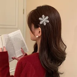 1pc  Snowflake hair clip, women's autumn and winter bangs clip, side clip, hair clip, hair accessory, Christmas headpiece