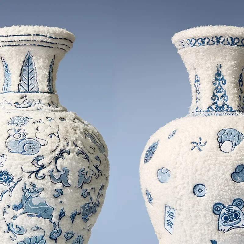 Guanyin bottle, blue and white, zodiac miscellaneous treasure plush high-end design creative decoration arrangement