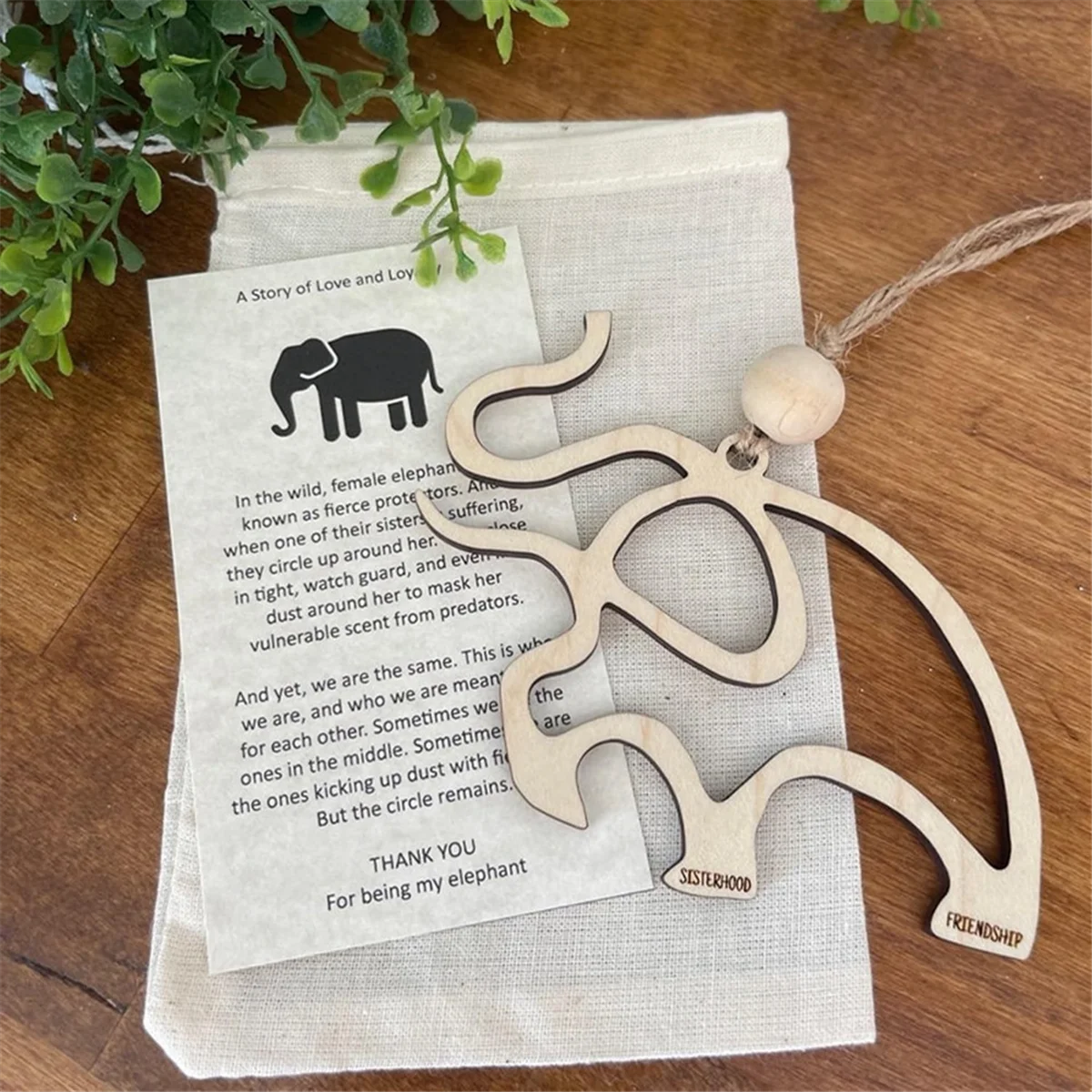 Ornamento di elefante dell'amicizia, ornamento di elefante in legno con biglietto di storia, ornamento di elefante regalo di amicizia per gli amici