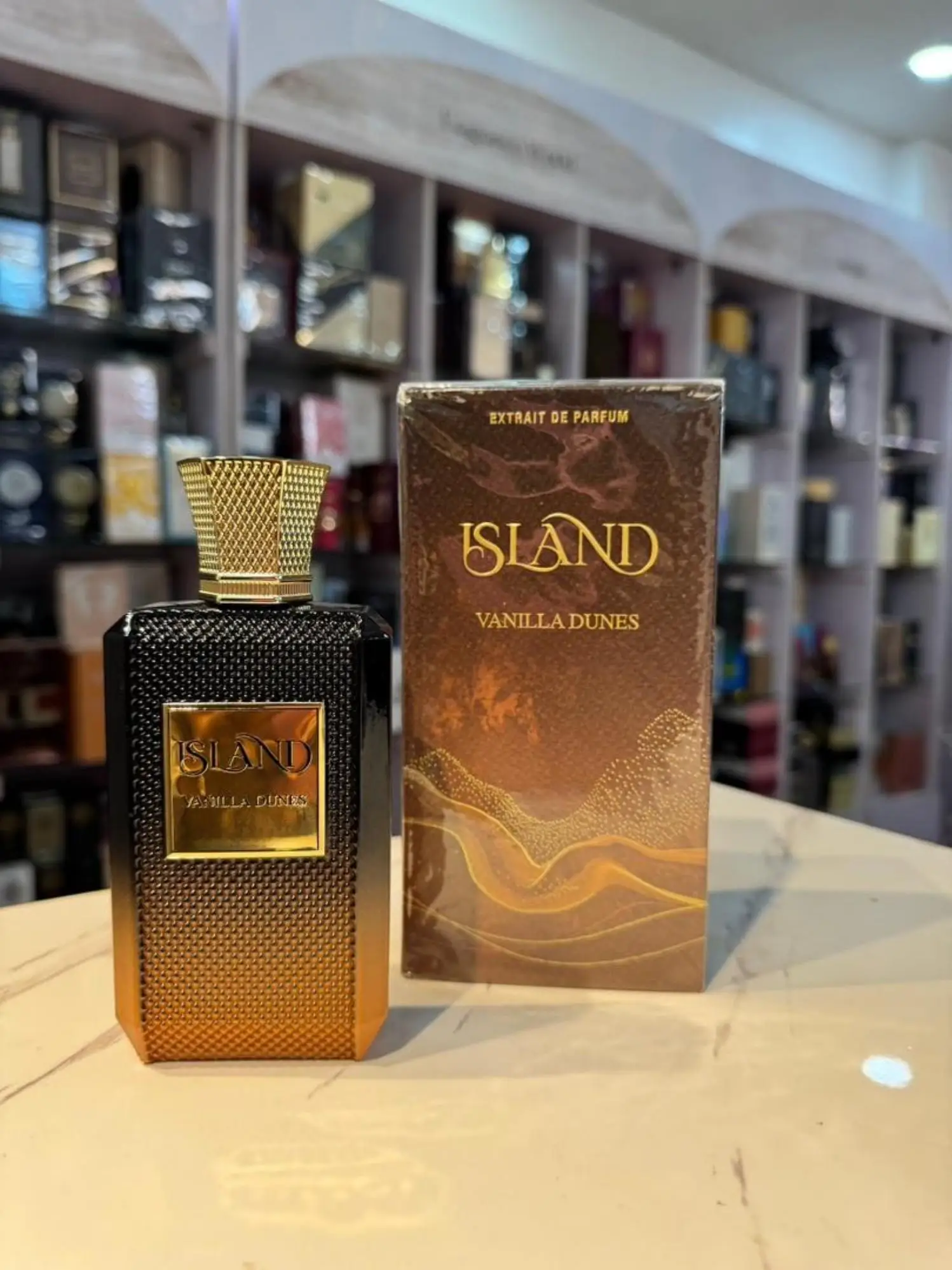 

Island Vanilla Dunes Extrait de Parfum: Gradient Bottle, Warm Gourmand Scent for Unisex