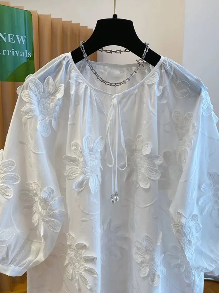 Spring Summer New Three-dimensional Flower Embroidered Cotton White Shirt Women Loose Sweet O-neck Long-sleeved Shirts Tops