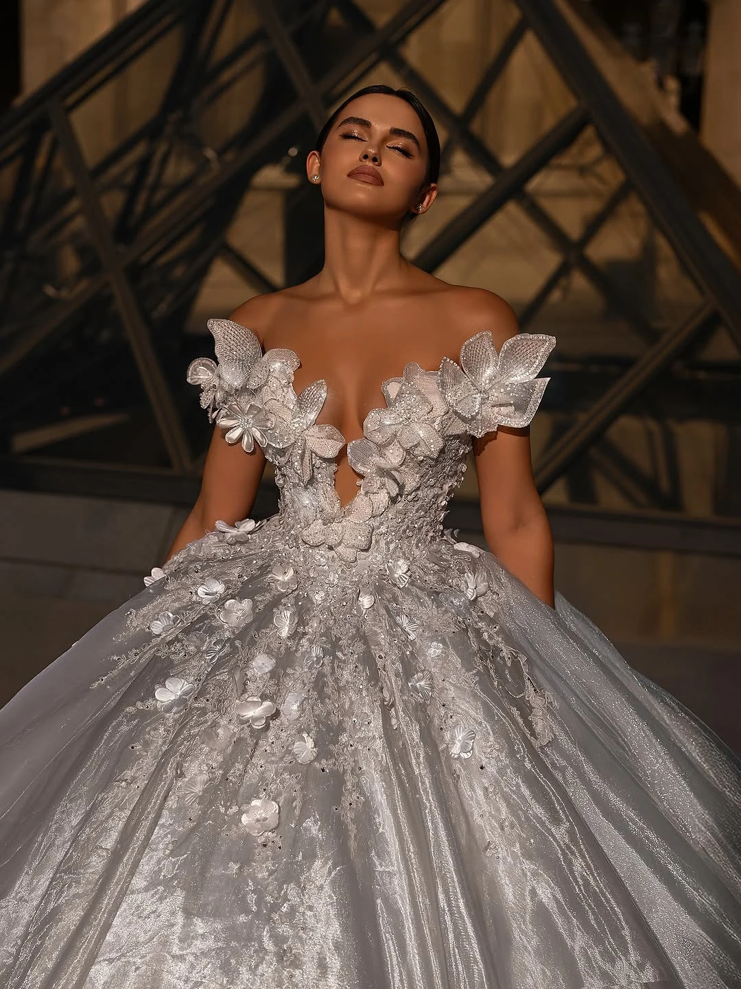 ゴージャスなウェディングドレス 夜会服 Vネック アップリケ スパンコール フロアレングス バックレス ブライダルドレス カスタムメイド Vestido de novia