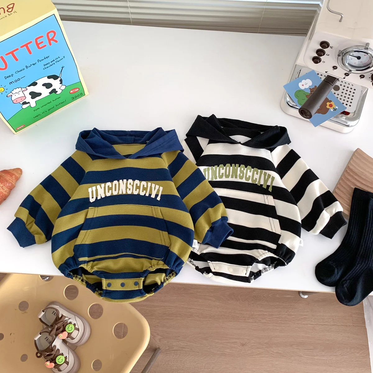 Ins ملابس أطفال على الطراز الكوري للخريف والشتاء بذلة مخططة بغطاء للرأس للأولاد والبنات مطابقة الألوان الغربية- #1