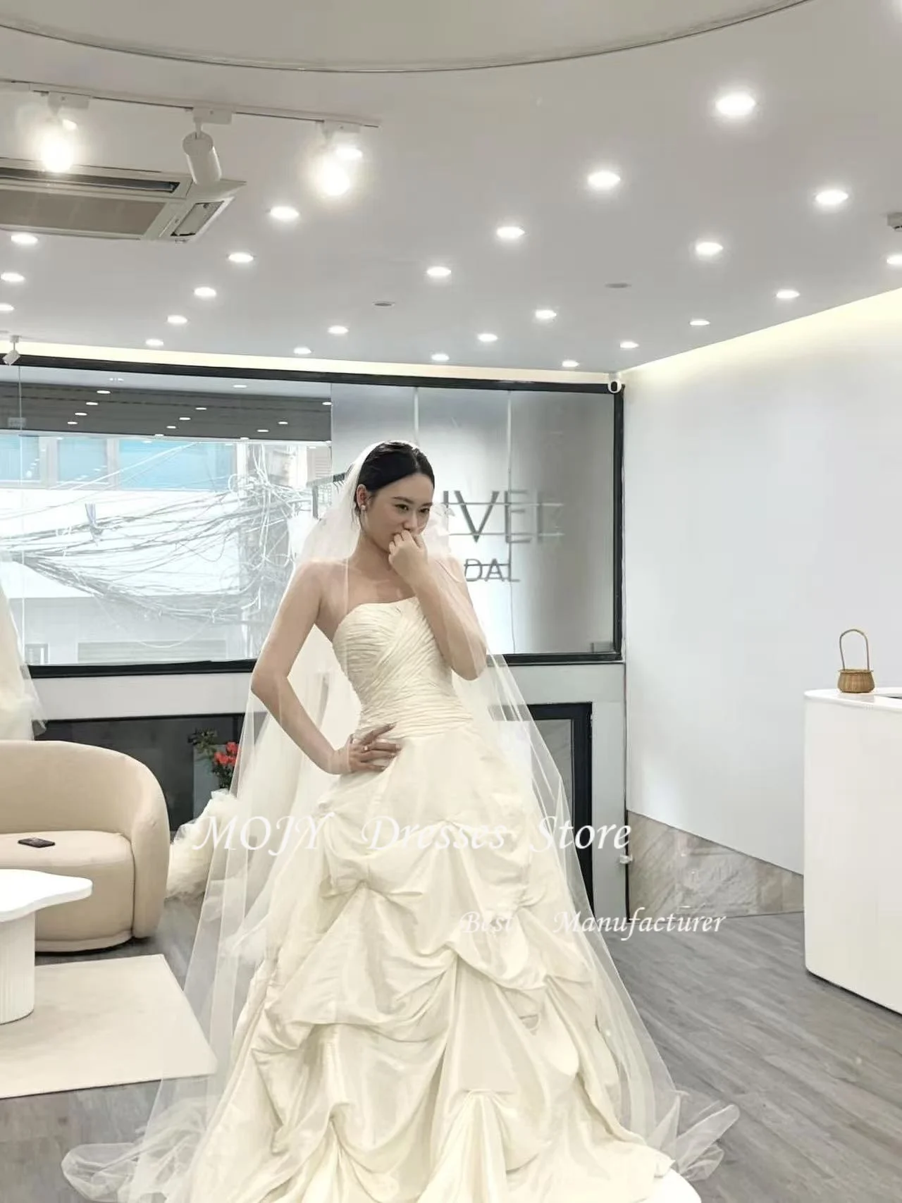 Mojy 2025 Modern Mermaid Wedding Dress Sleeveless Strapless Korea Photoshoot Pleat Bride Gowns 웨딩드레스 Soft Satin Garden Cust