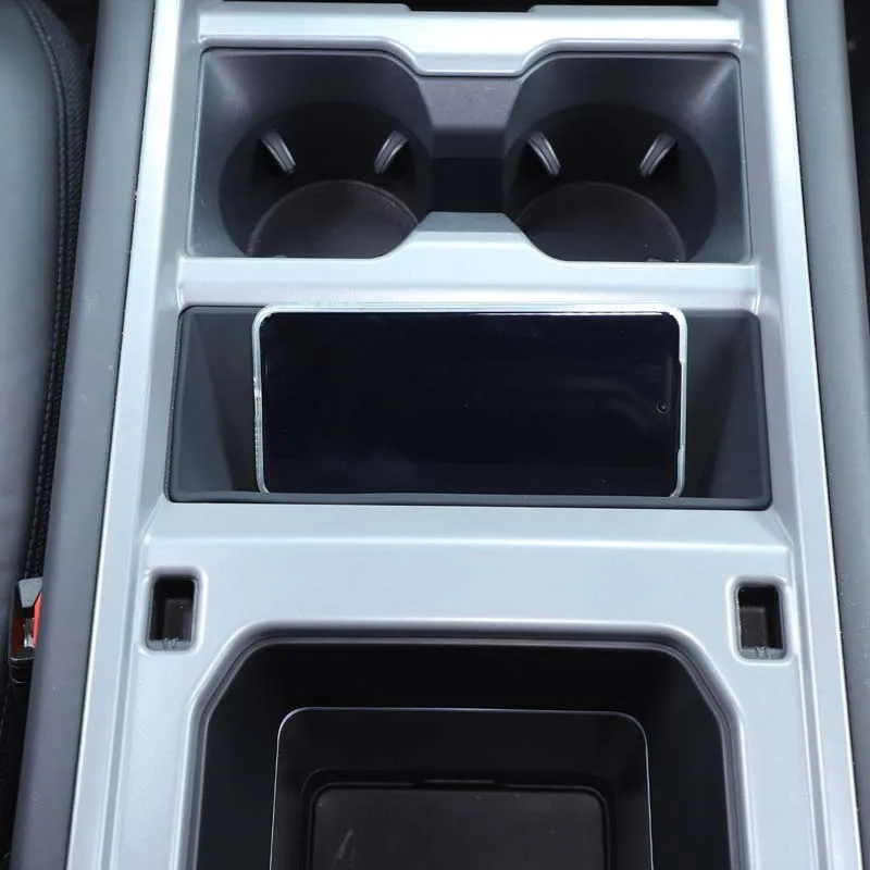 

For Land Rover Defender 90 110 130 2025 Silicone Car Central Control Wireless Charging Protective Pad Interior Car Accessories