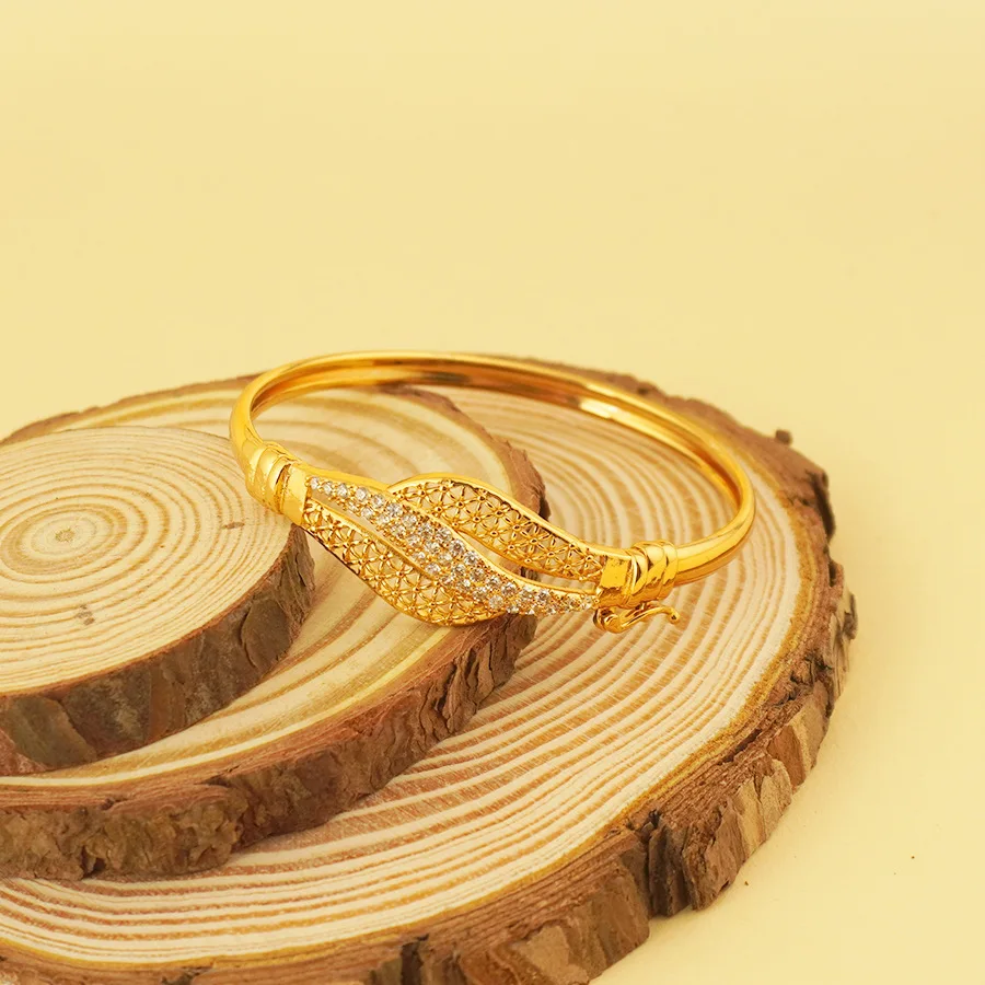 9999 gold fashionable zircon jewelry bracelet, suitable for women's daily wear, party, wedding gift, or personal adornment.