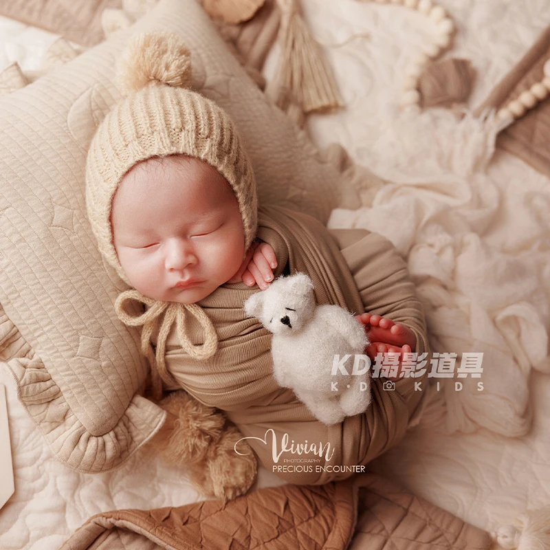 Newborn Cute Knit Pom-pom Hat with Stretch Swaddle Wrap Newborn Photography Props Handmade Unimal Doll Posing Pillow Scene Props