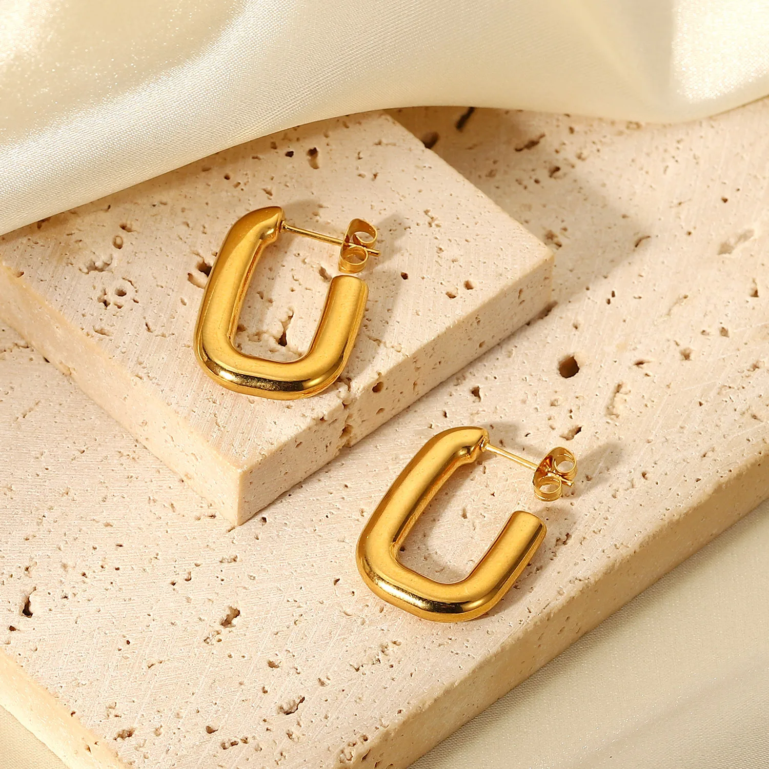 

Stainless Steel PVD 18K Gold Plated Tarnish Rectangle Hoop Earrings For Woman Jewelry Wholesale 2023 Trendy