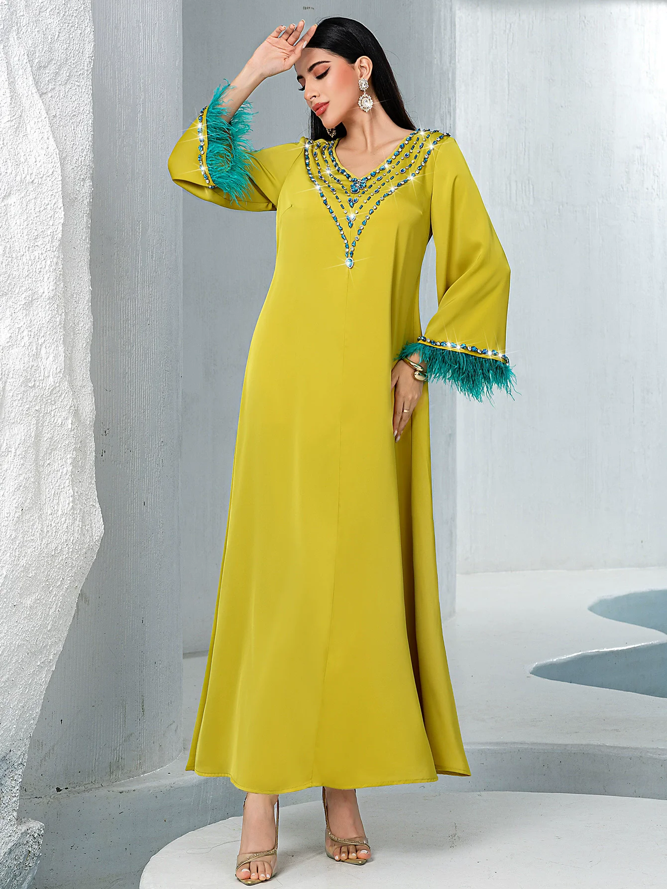 Middle East Ramadan Morocco Arab Robe Muslim Luxury Fashion Sewing Diamond Robe Splicing Feather Islamic Women's Elegant Dress