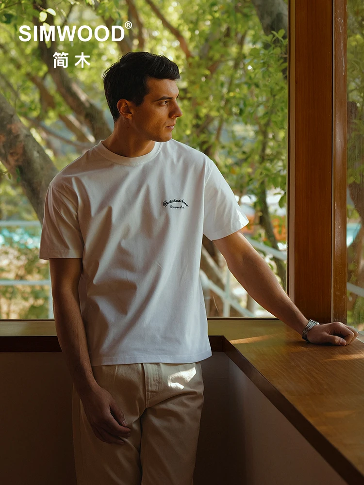 

SIMWOOD 2025 летняя новинка【короткая длина】 большие размеры 230 г/м2 матовый процесс футболки из ткани Sorona мужские топы с вышивкой букв