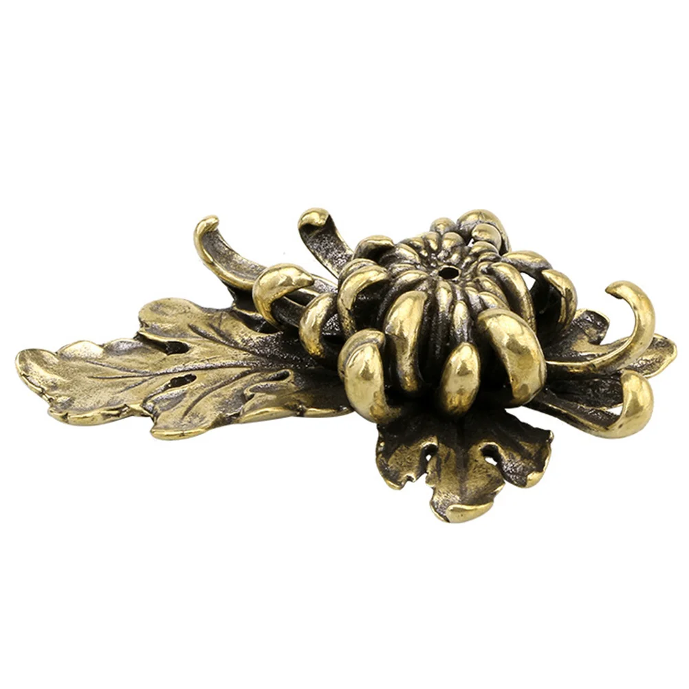 

1Pcs Brass Lotus Shaped Incense Holder Fine Workmanship Decorative Base for Aromatherapy Meditation Space Saver Decoration