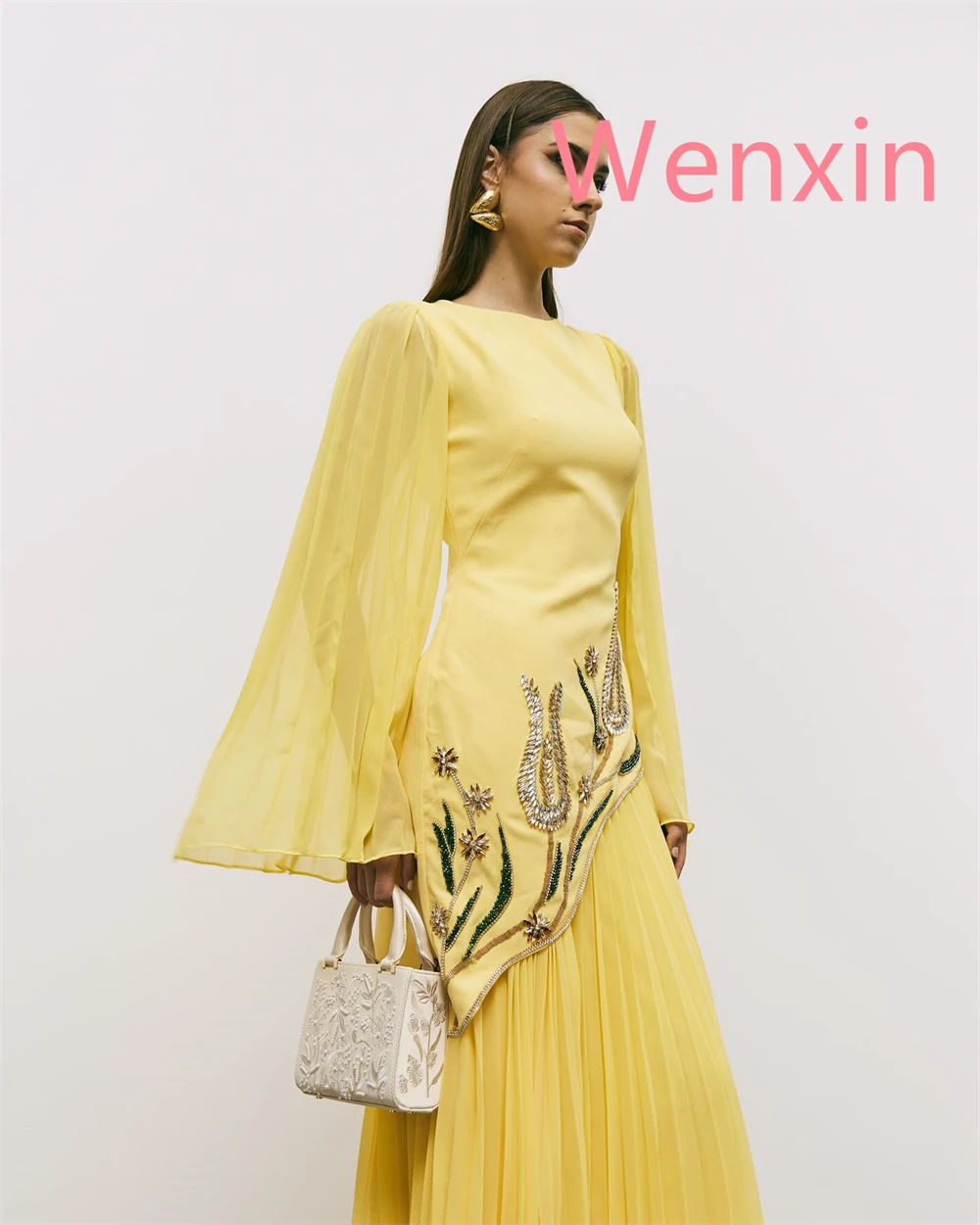 

Customized Exquisite Yellow Chiffon Evening Dress Soft O-Neck Homecoming Dresses Modern Sweep Train Special Occasion Gowns