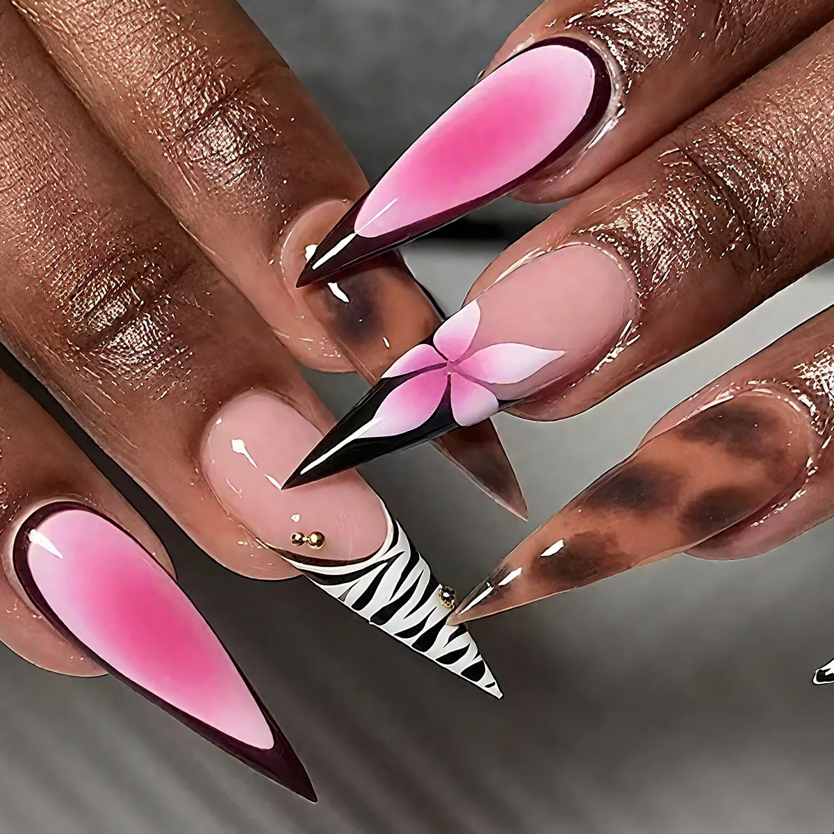 Nude fake nails with pink blue flowers print metal beads rhinestones design Almond shape nail tips press on false nail art view 4