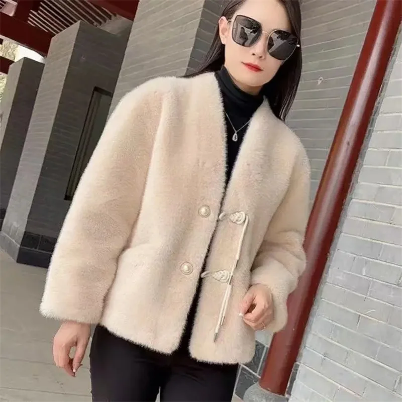 Cappotto di velluto di visone di alta qualità Giacca di pelliccia nuova da donna Autunno Inverno 2025 Cappotti di pelliccia con scollo a V Capispalla di moda Cardigan Soprabito Top