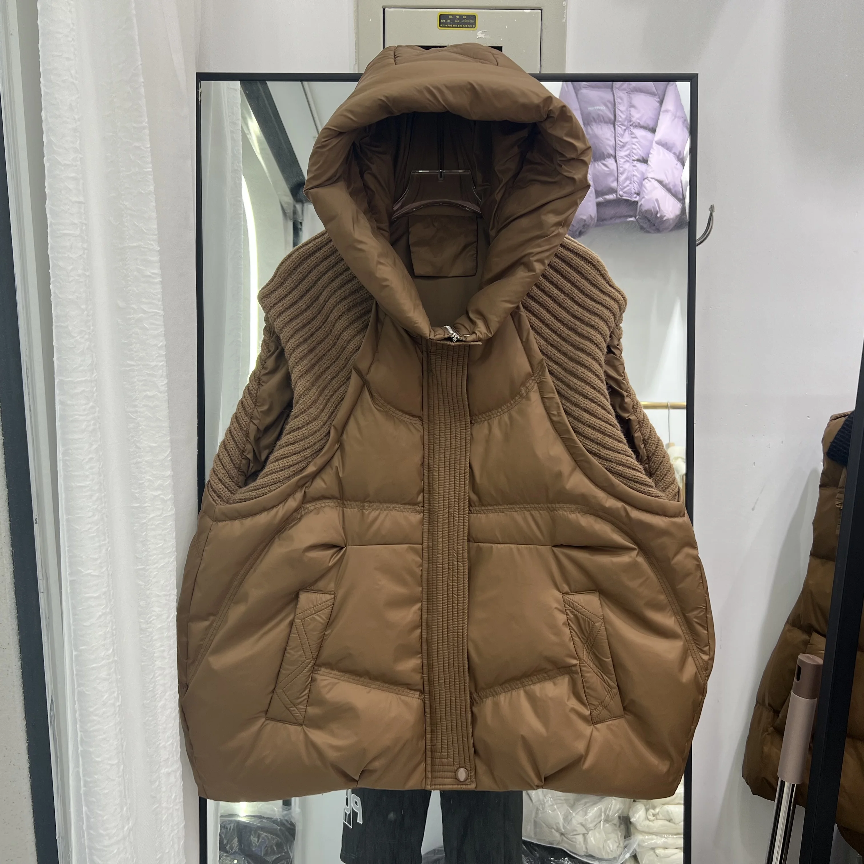 

2025 Winter Women White Duck Down Sleeveless Warm Puffer Jacket Casual Loose Knitwear Patchwork Vest Hooded Waistcoat