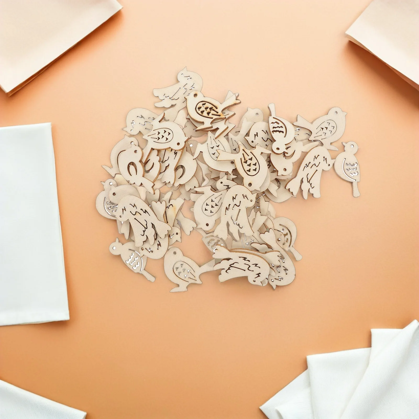 

150pcs Wooden Bird Pendants Mini Bird Shaped Slices Hand Painted Diy Craft Ornaments For Home Wedding Party Decor Wall Hanging
