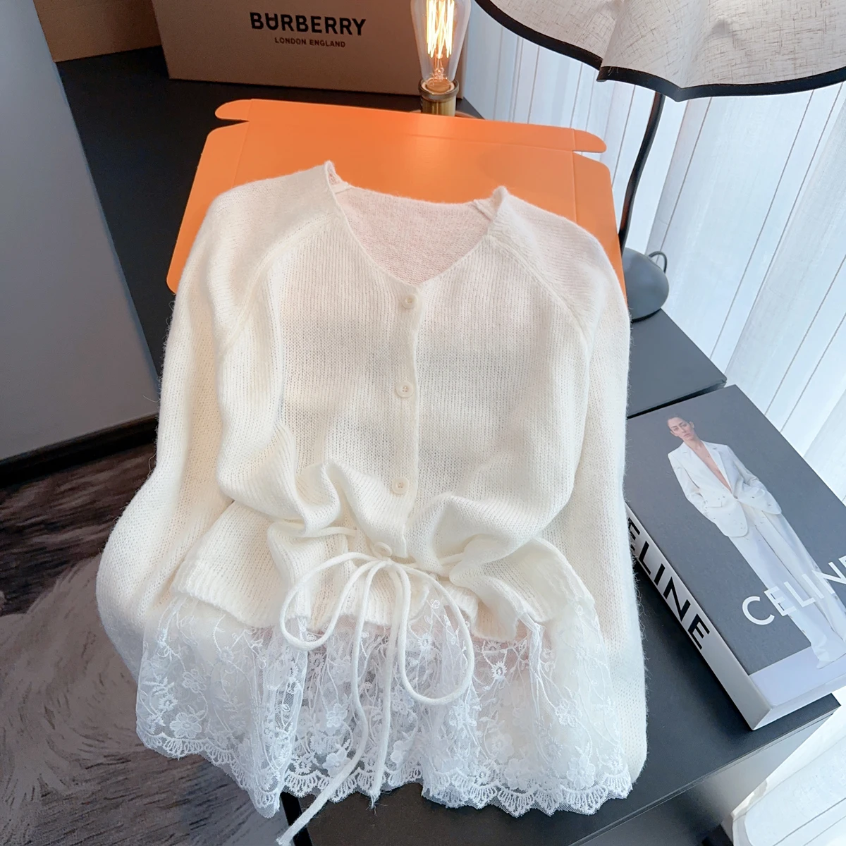 

Women's V-neck Long Sleeved Sweater Cardigan French Casual Elegant Aesthetic Retro Top Cardigan Sweater Autumn Winter Clothing