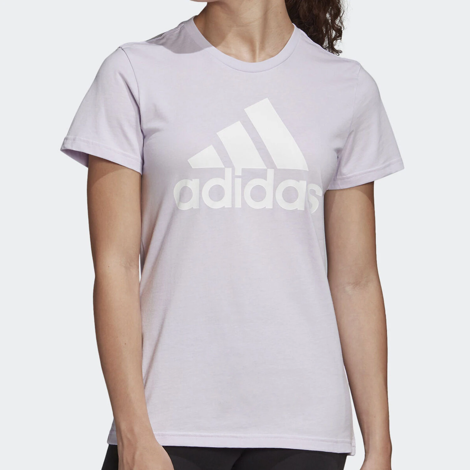 

Оригинальная женская дышащая спортивная футболка Adidas W BOS CO TEE с коротким рукавом FQ3240