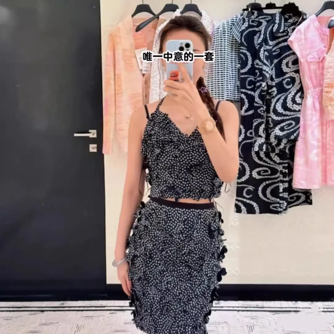 

Новая летняя майка для мамы с принтом, стильная и возрастная универсальная юбка