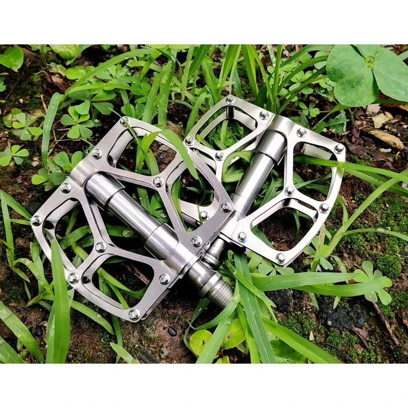 

All Titanium Lightweight Road Bike 3 Bearings Mountain Bike Folding Bike Universal Pedals
