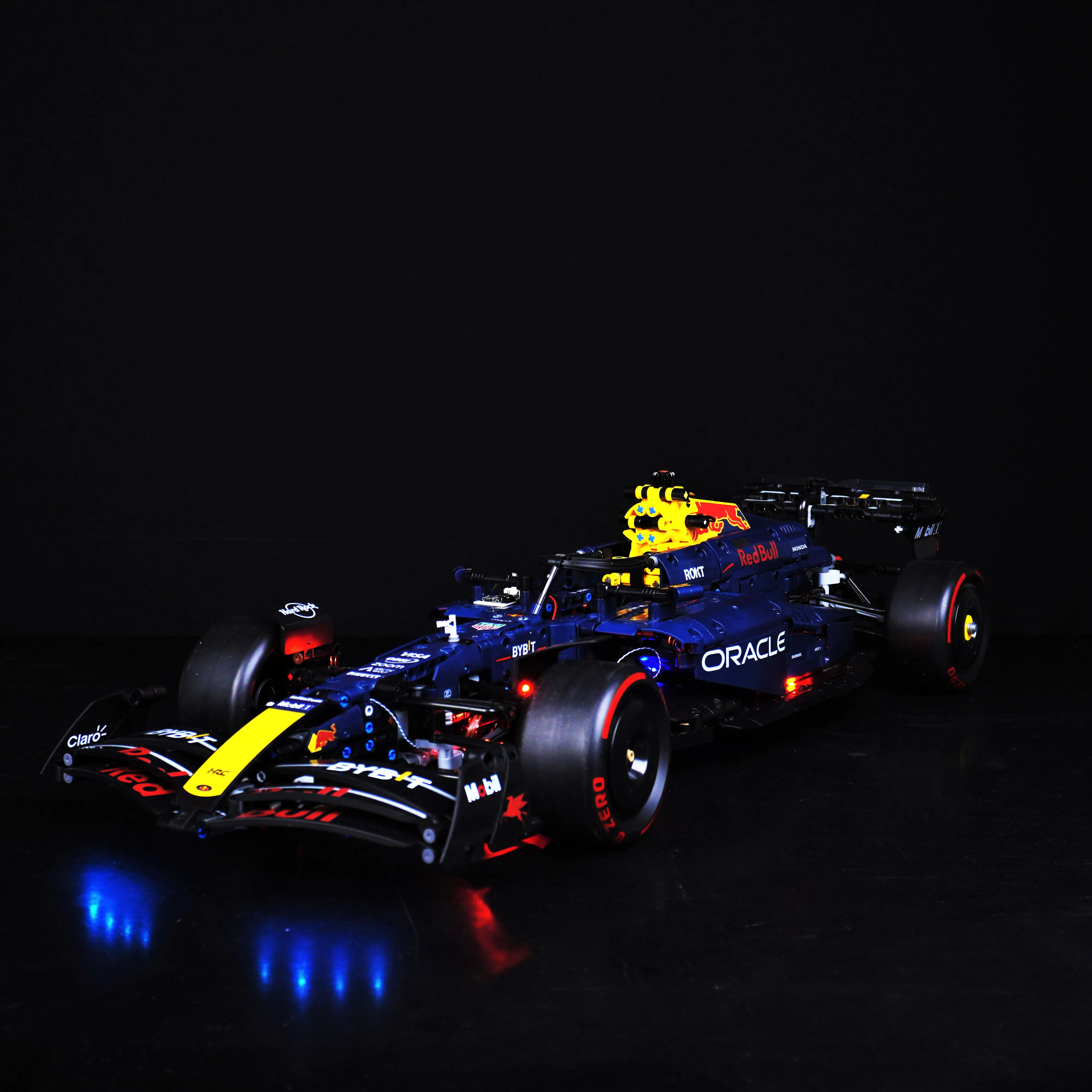 تركيبات إضاءة البناء LP - مناسبة لأضواء التحكم عن بعد LED لسيارة السباق Lego 42206 Red Bull Racing RB20 F1 عبر الحدود