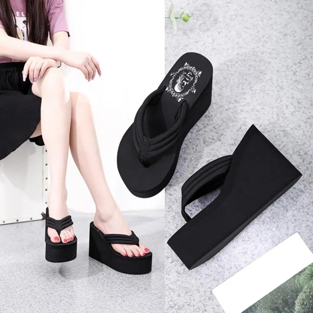 

Модные сандалии на толстой подошве. Стильные женские шлепанцы на платформе с поддержкой свода стопы для пляжа. Повседневная одежда. Нескользящая толстая подошва.