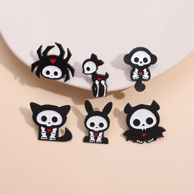 Ghost Brooch Horror Cartoon Metal Medallion Jewelry Wholesale Cute Pins for Caps Badges on Backpack Brooches Anime Pin Lapel Cap