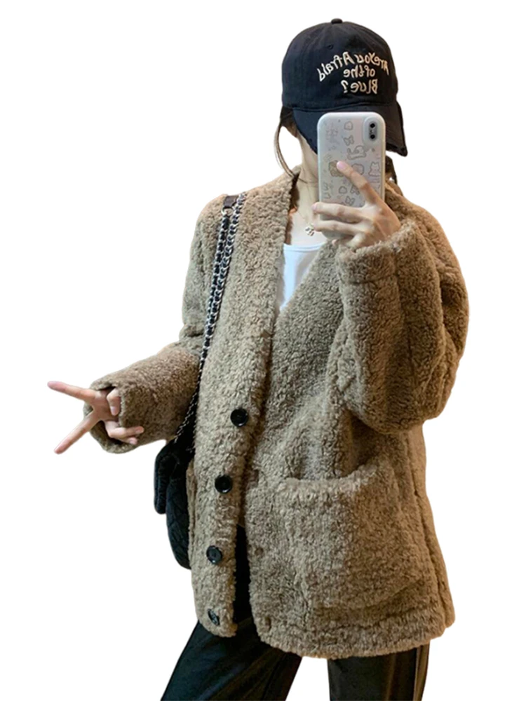 معطف شتوي نسائي من فرو الخروف الكوري الدافئ بتصميم كسول وأنيق مع ياقة عالية مصنوع من ألياف البوليستر