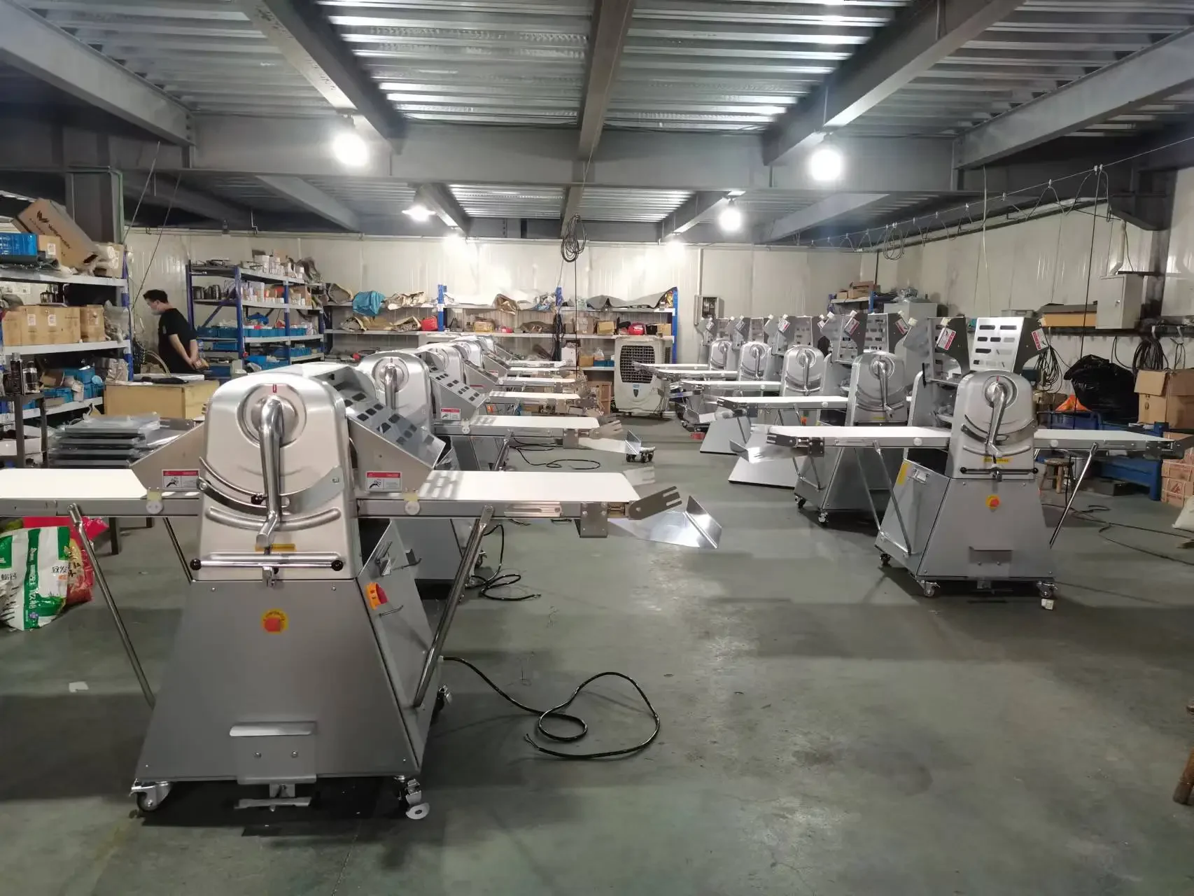 Aço inoxidável Commerical Massa Rolo Sheeter, Padaria Equipamentos, Croissant Cutter Machine