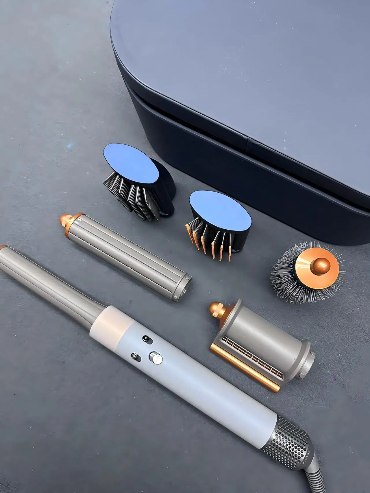 

Многофункциональный стайлер для волос премиум-класса: плойка, выпрямитель, расческа, фен с контролем температуры