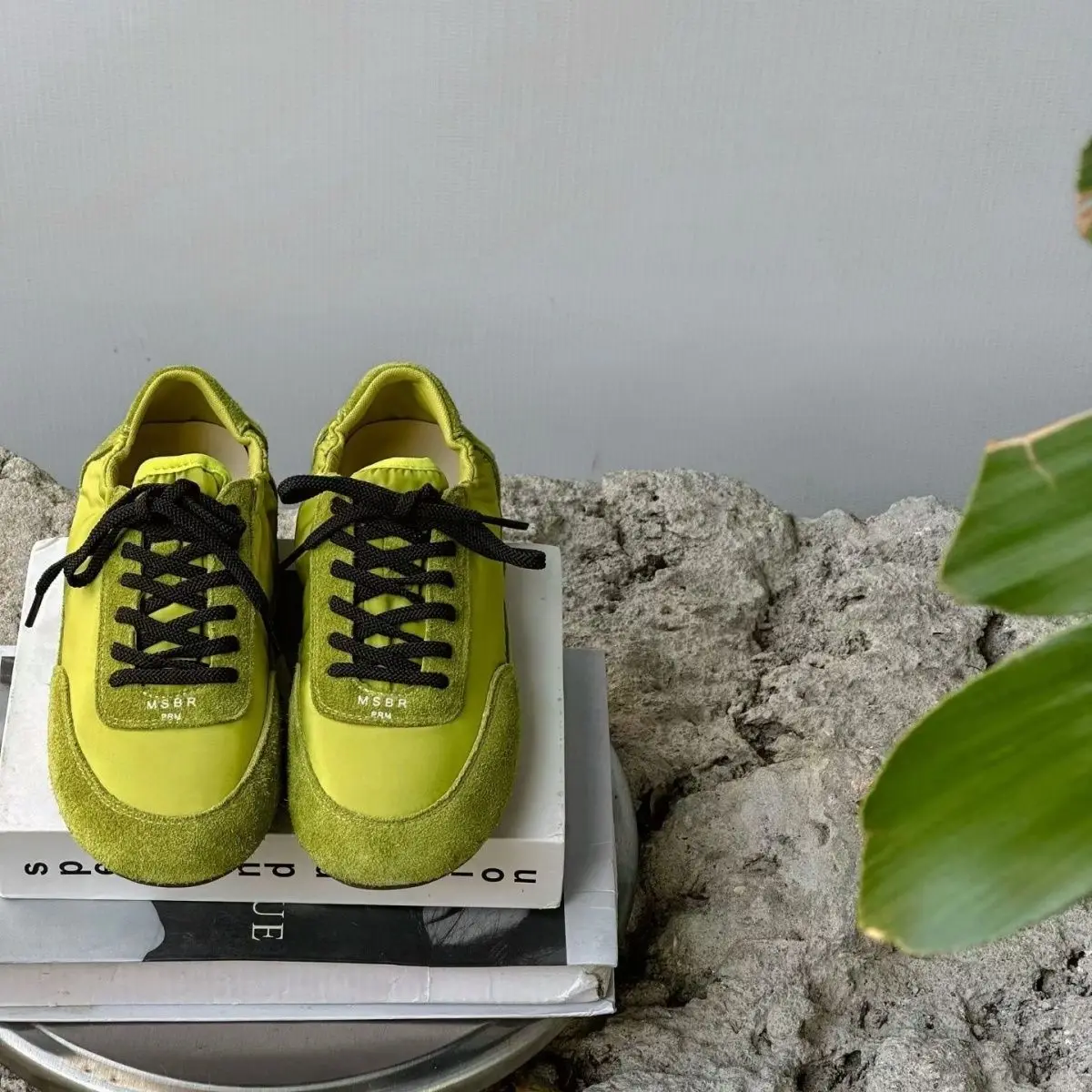 

2026 Spring New Arrival Mint Mambo Wasteland Style Retro Trainers Flat Lace-Up Color Block Luxury Casual Unisex