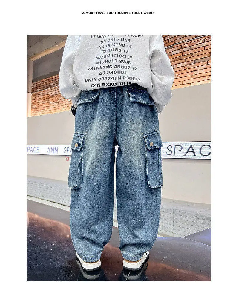 Herbstliche Freizeit-Cargo-Jeans für Jungen mit Taschen, lockerer Schnitt, Teenager-Denim-Hose, modische Kinderjeans, 5-14 Jahre – Detail 4
